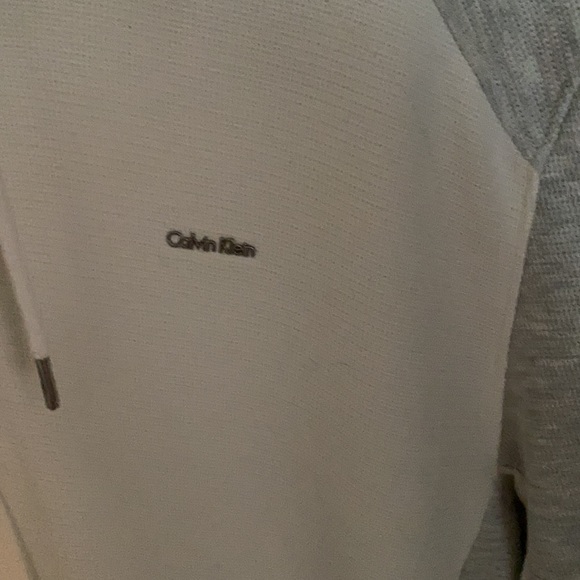 Calvin Klein sweater - Picture 2 of 4